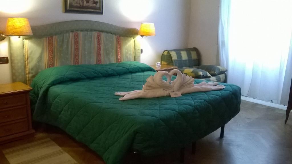 Hotel Ely Viareggio Rum bild