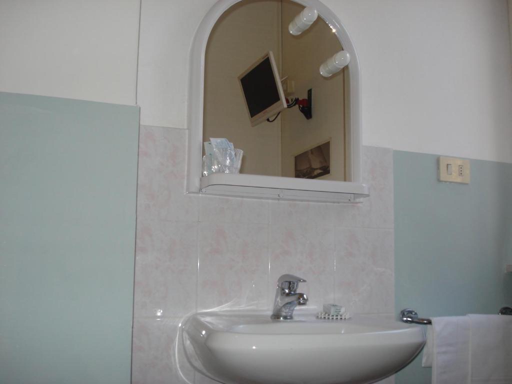 Hotel Ely Viareggio Rum bild