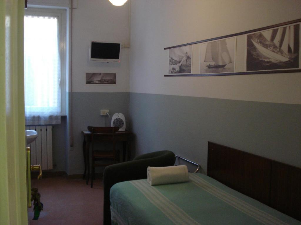 Hotel Ely Viareggio Rum bild