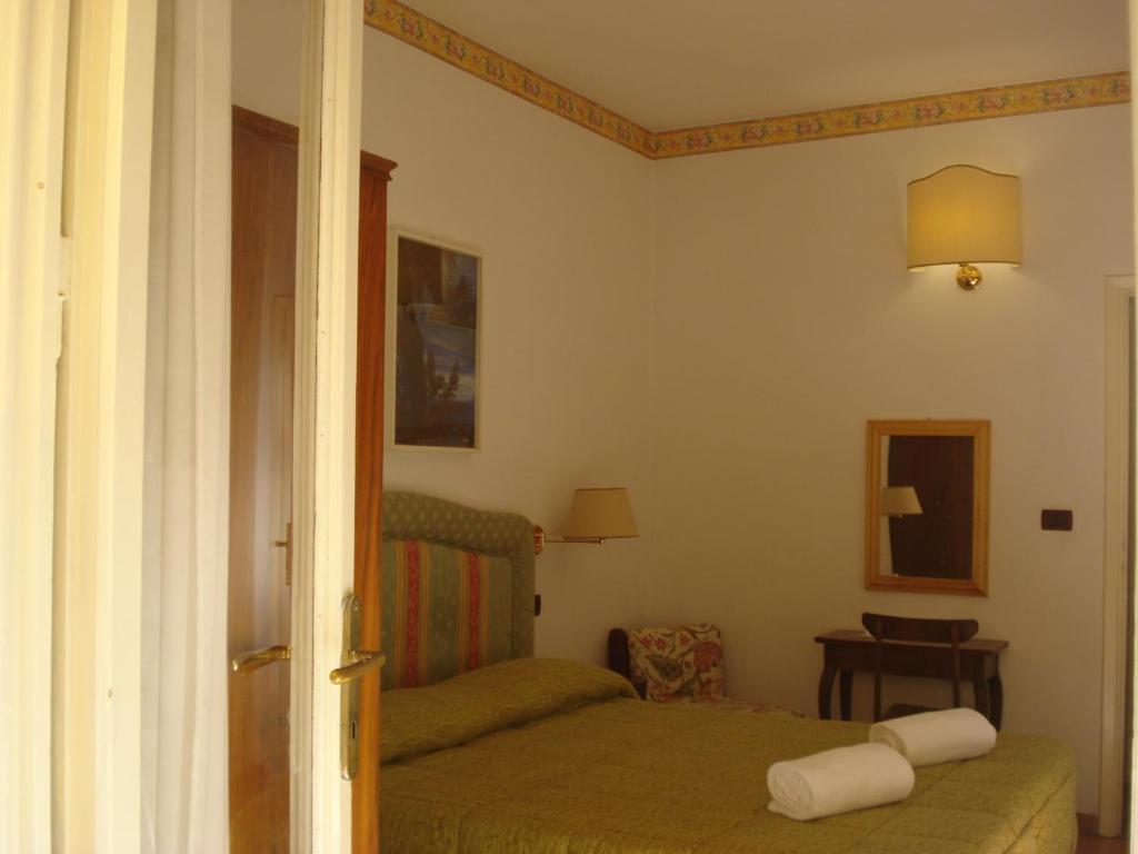 Hotel Ely Viareggio Rum bild