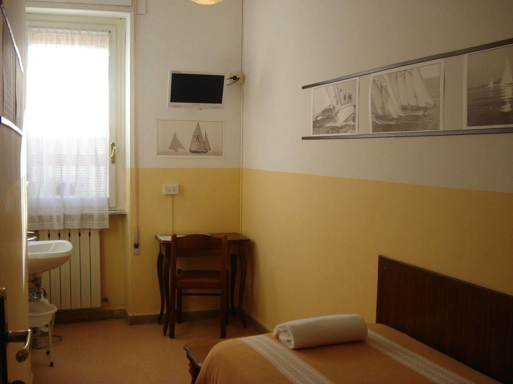 Hotel Ely Viareggio Exteriör bild