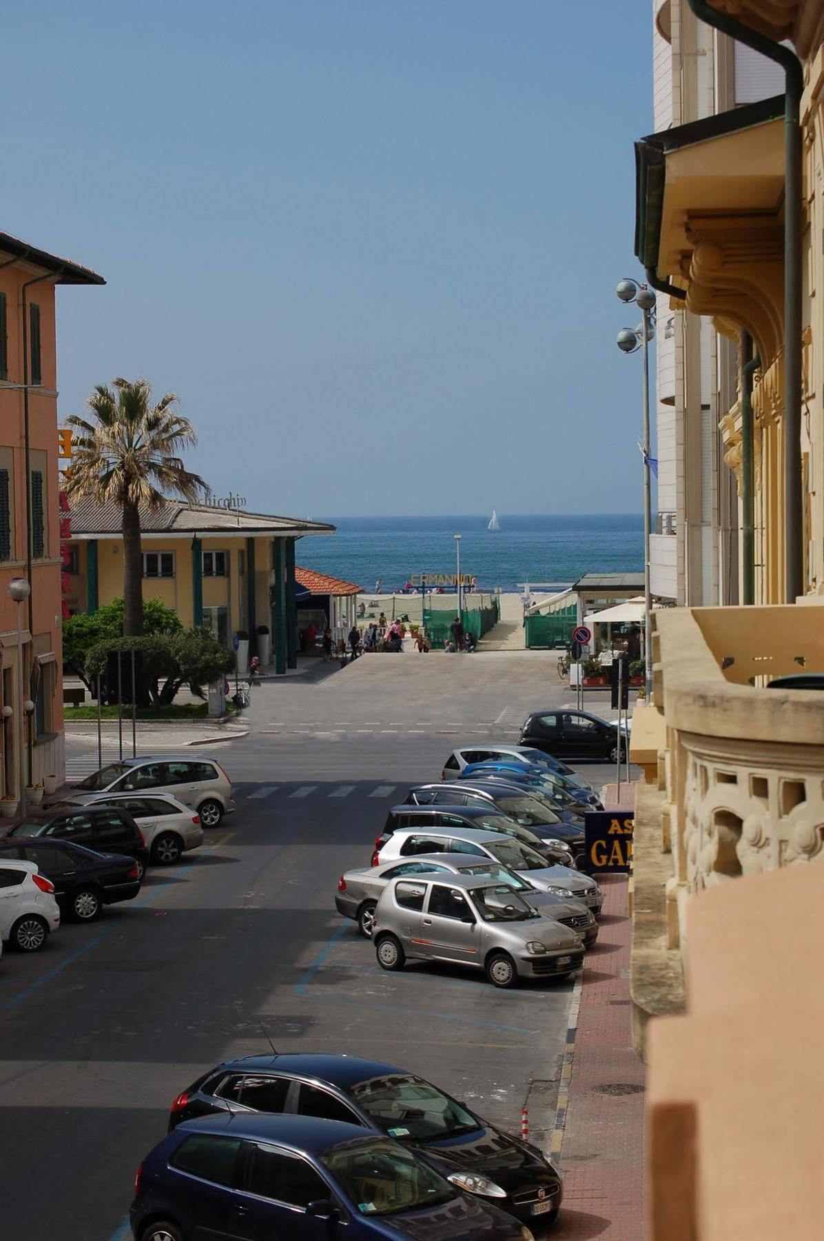 Hotel Ely Viareggio Exteriör bild